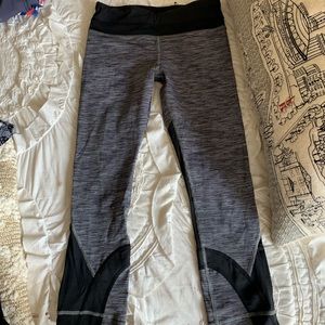 Lululemon wunder under crops size 4